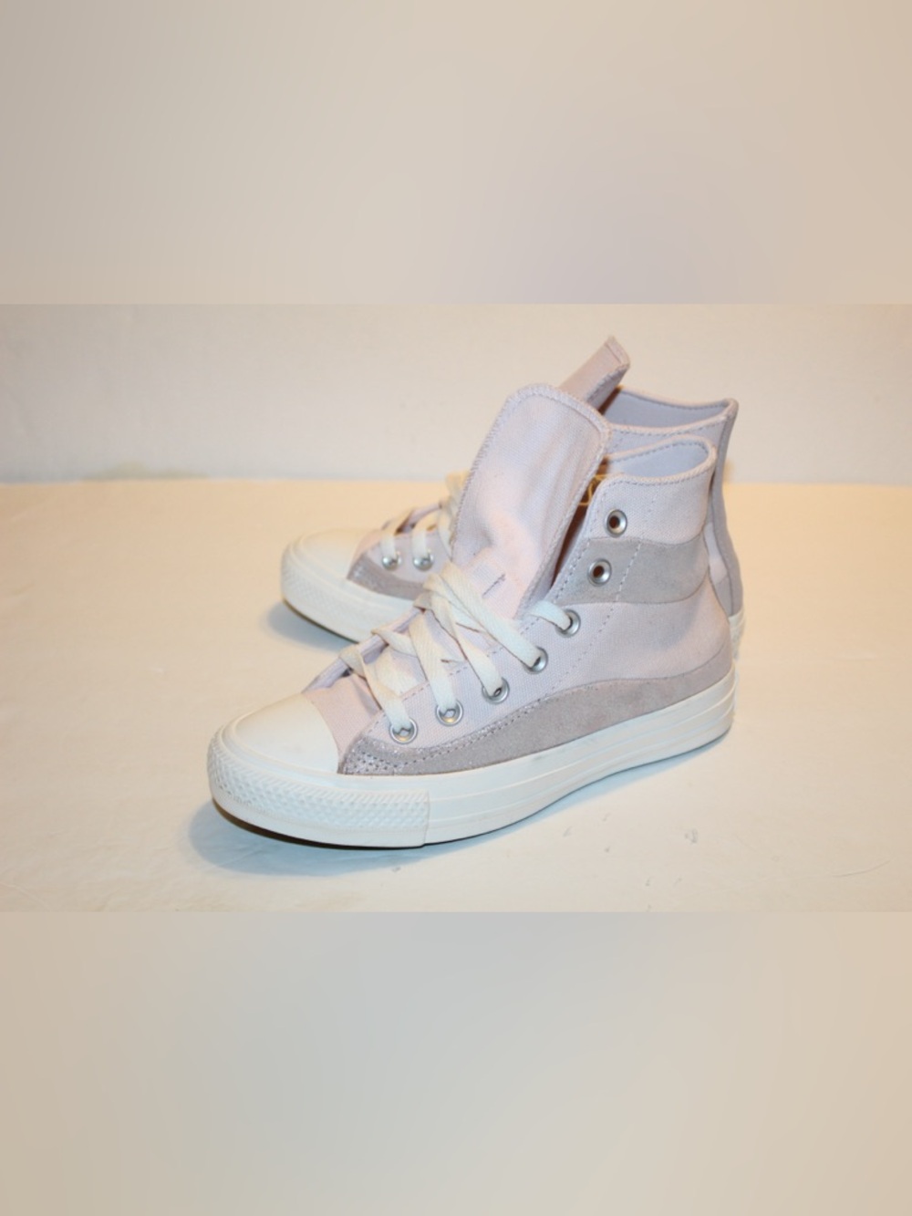 Converse Chuck Taylor All Star Hi Top Women’s Shoes Size 5 NEW